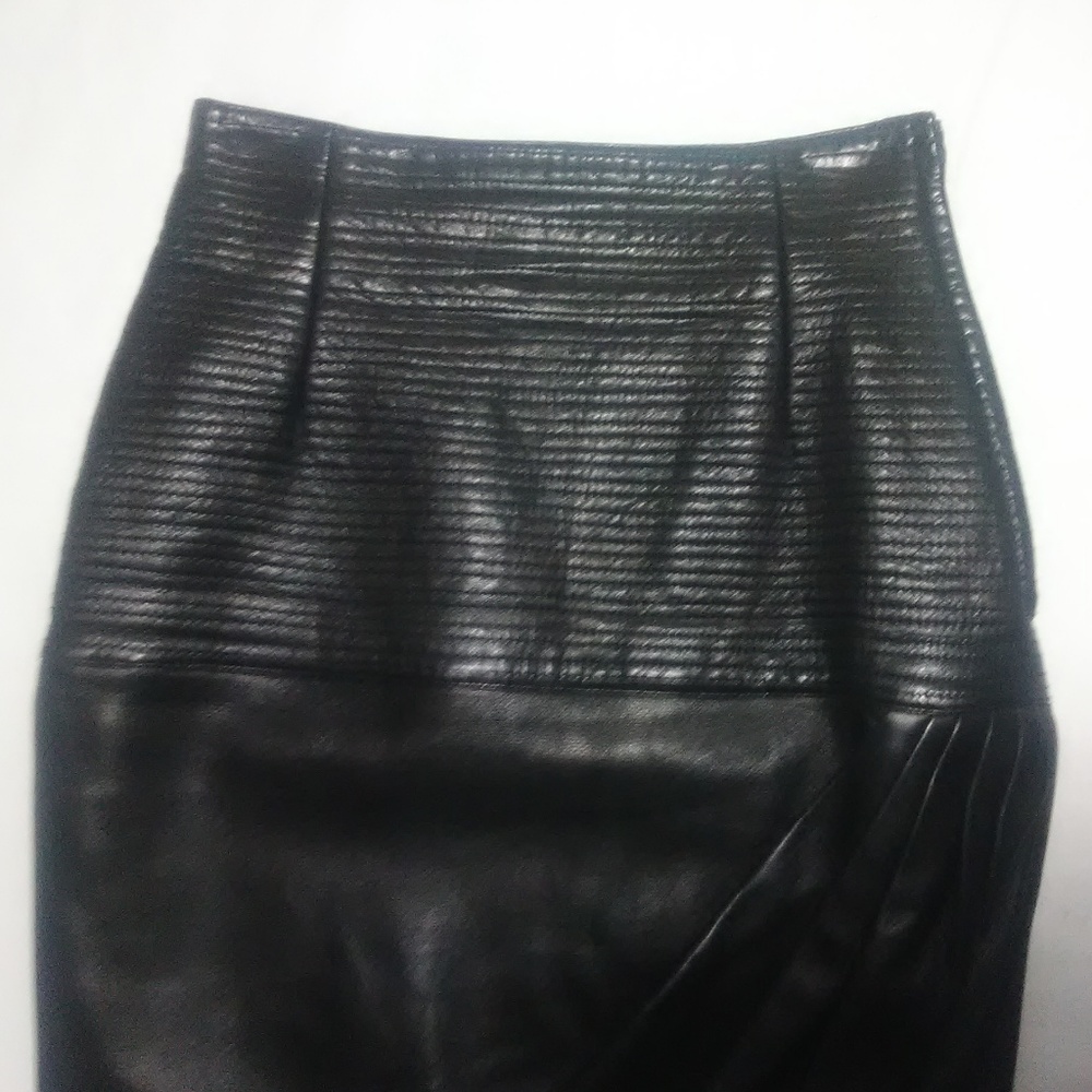 GIANNI VERSACE Vintage Black Leather Skirt Size 42 - Picture 3 of 7